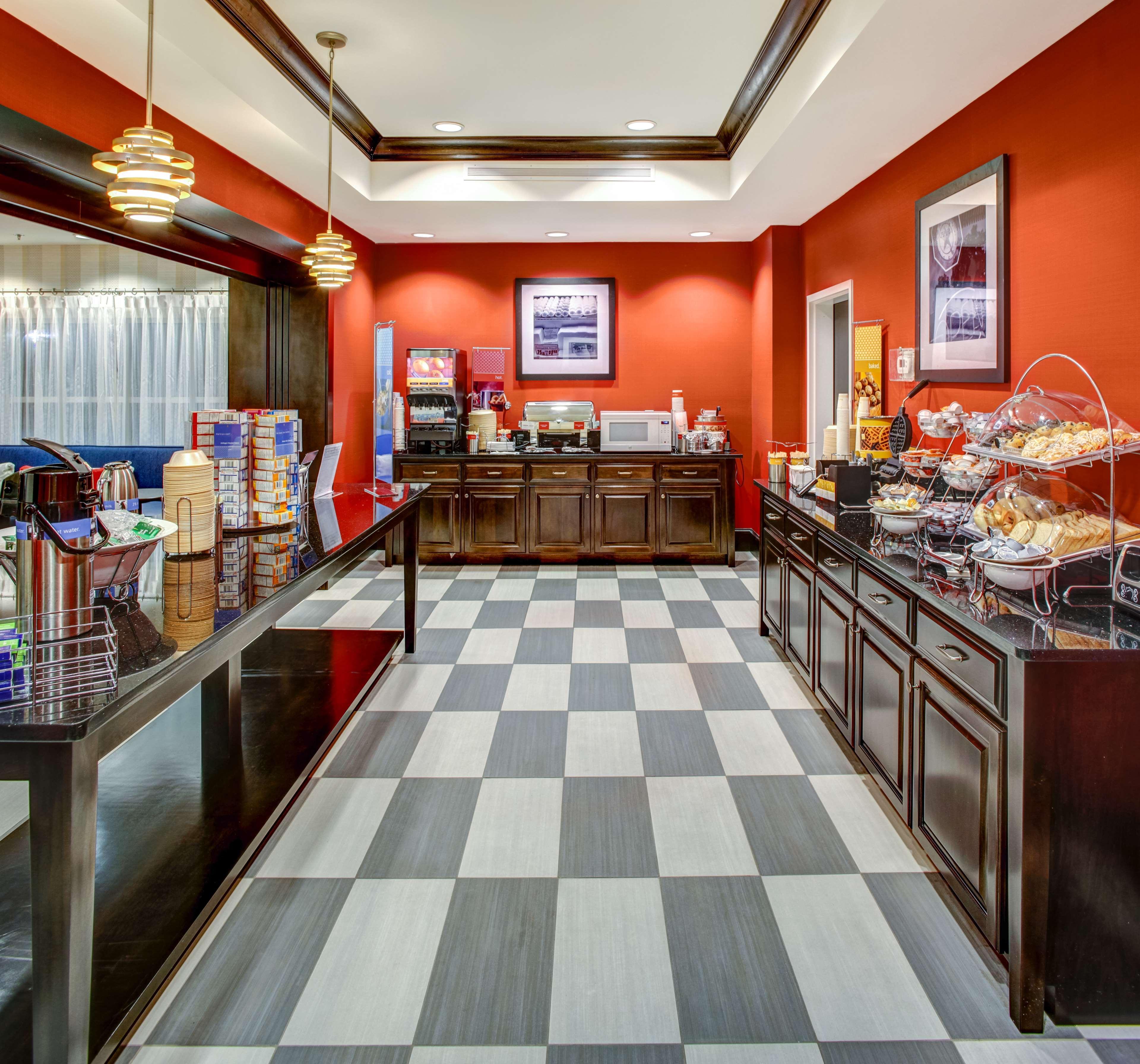 Hampton Inn Thomson Εξωτερικό φωτογραφία