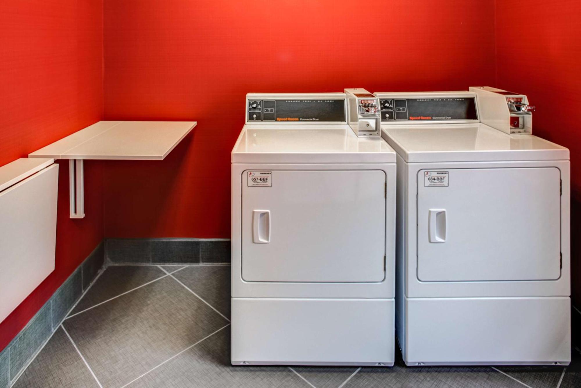 Hampton Inn Thomson Εξωτερικό φωτογραφία