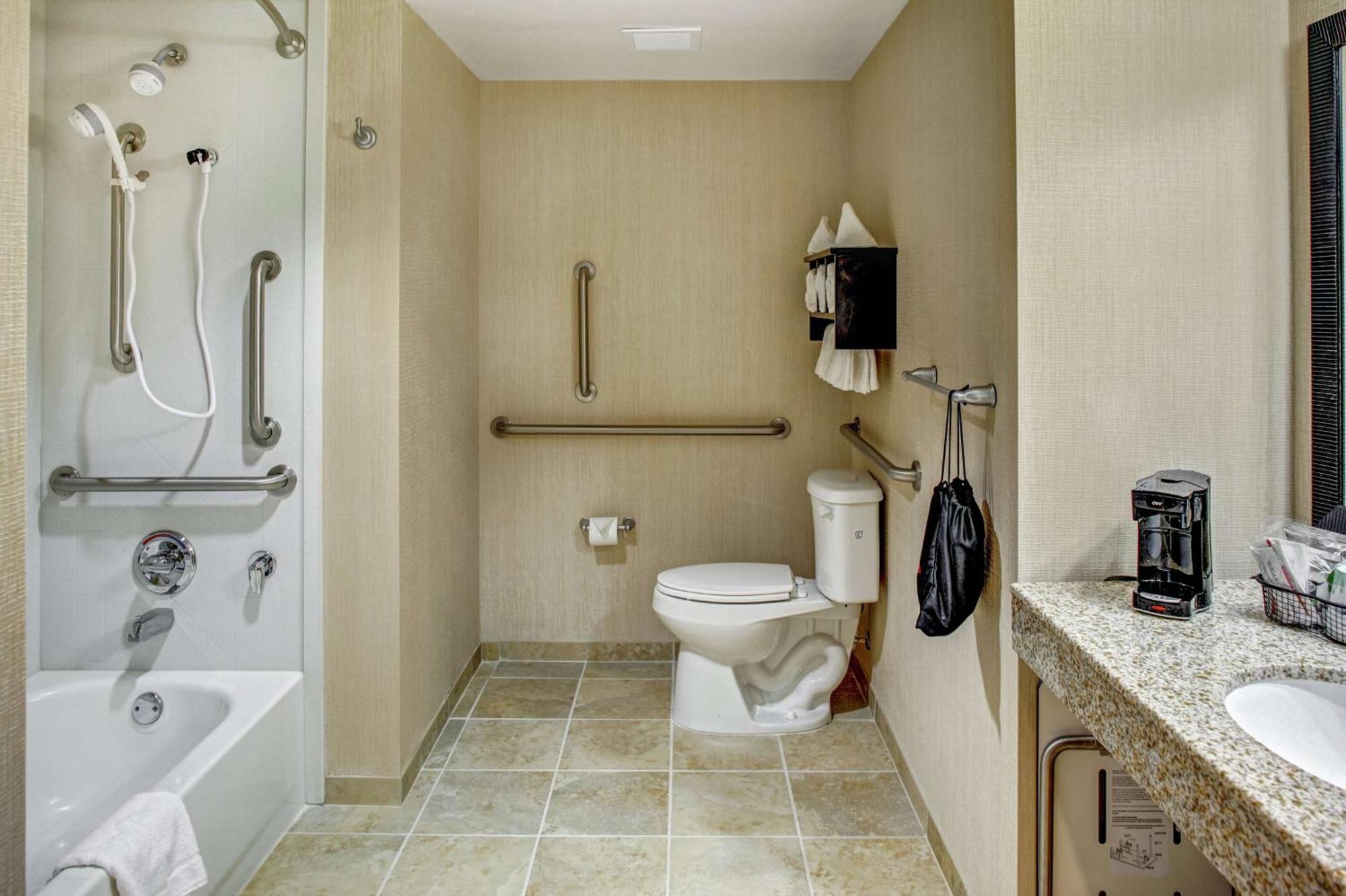 Hampton Inn Thomson Εξωτερικό φωτογραφία